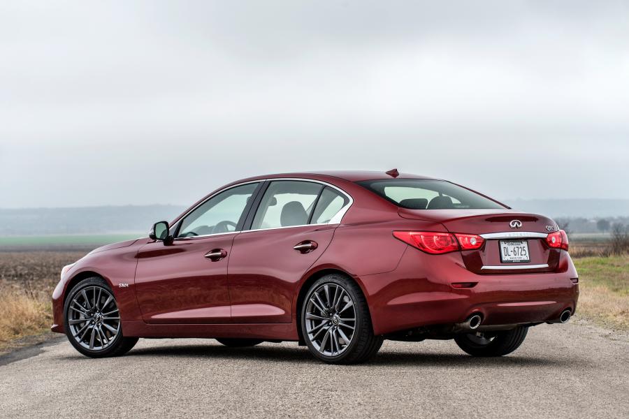  Infiniti Q50 Red Sport 400 2016 года  (NA) (фото 22 из 36)
